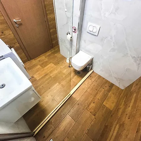 Planet 665 * Durrës